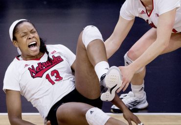 5 Tips to Prevent Volleyball Injuries